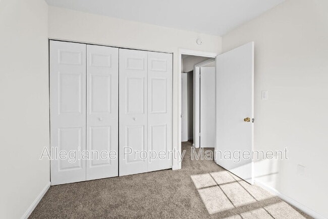 Building Photo - 2108 Monaghan Dr