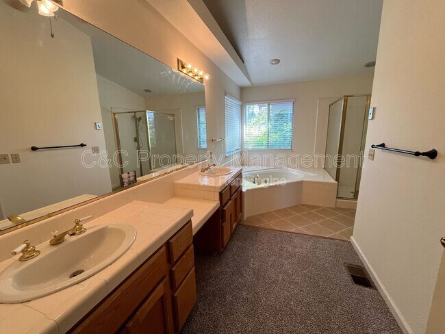 Building Photo - 440 Gianelli St