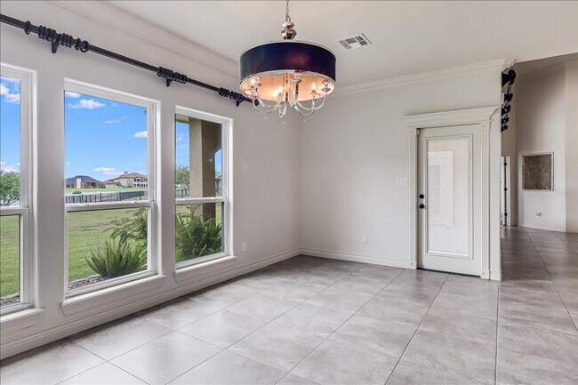 Building Photo - 6241 Lago Vista Dr