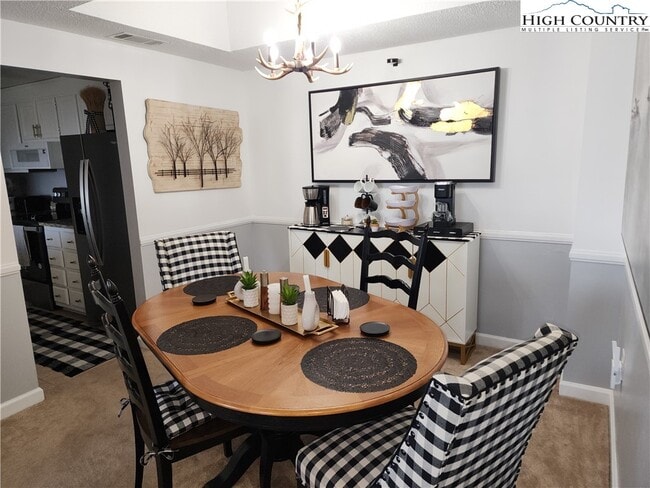 Building Photo - 303 Sugar Top Dr