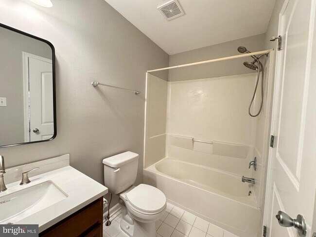 Building Photo - 220 South St