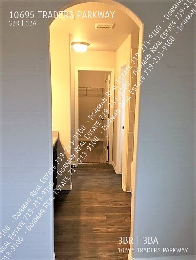Building Photo - 10695 Traders Pkwy