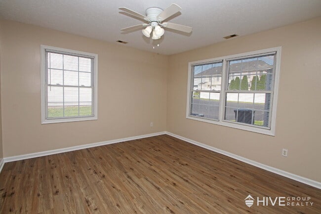Building Photo - 1041 Oriole Ln