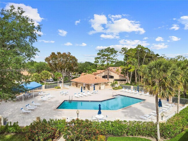 Building Photo - 401 Sabal Palm Ln