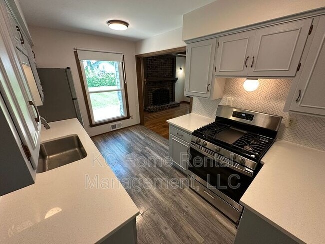 Building Photo - 8216 W 97th St