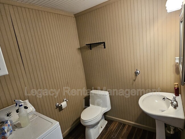 Building Photo - 2303 Old Berwick Rd