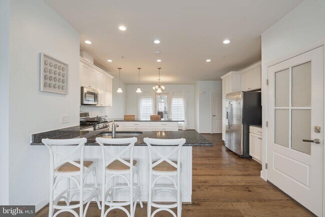 Building Photo - 610 Marina Landing Ln