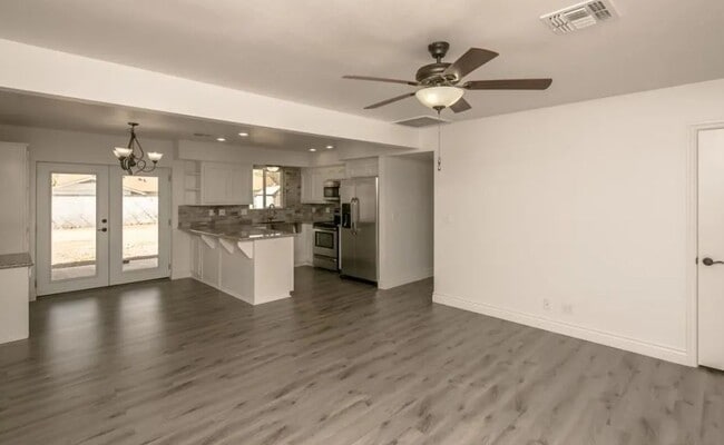 Building Photo - Remodeled 4-Bedroom Home in the Heart of K...