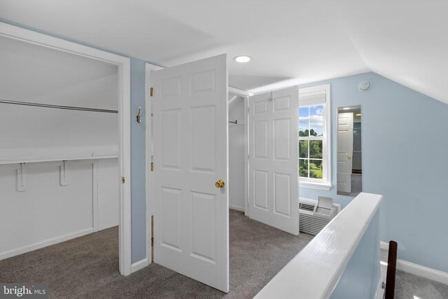 Building Photo - 15118 Liberty Grove Dr