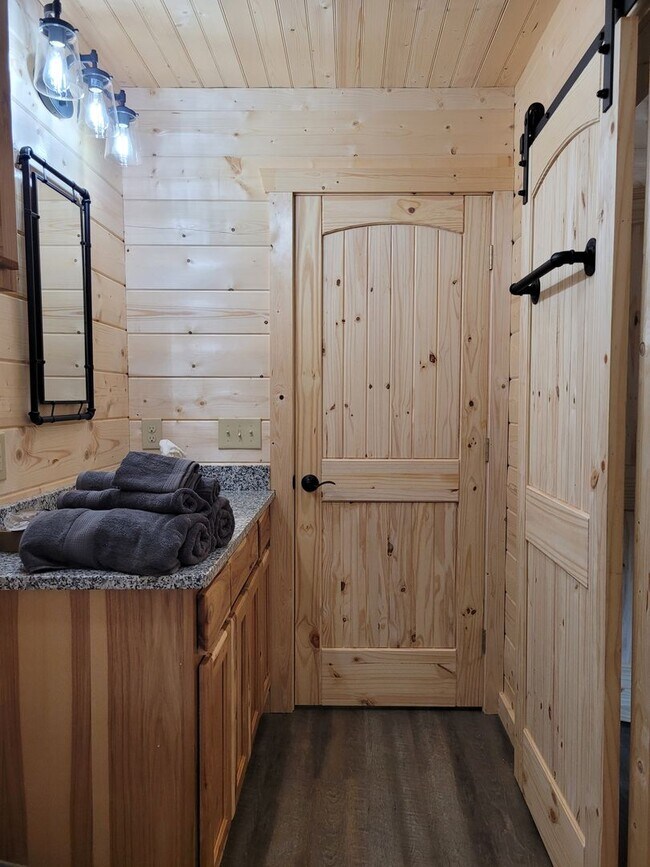 Building Photo - Beautiful Brand New 2bd Cabin in Trade, Tennessee