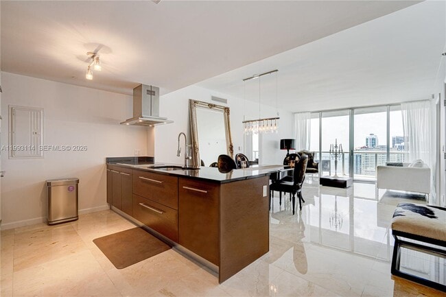 Building Photo - 495 Brickell Ave