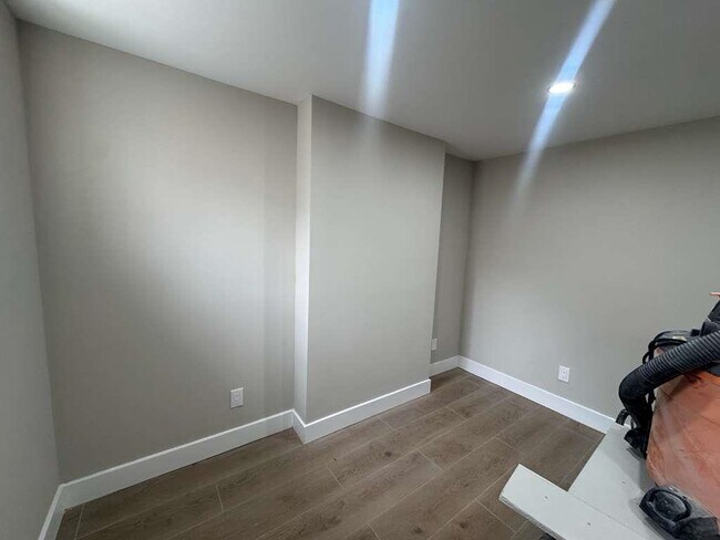 Building Photo - 192 Halladay St