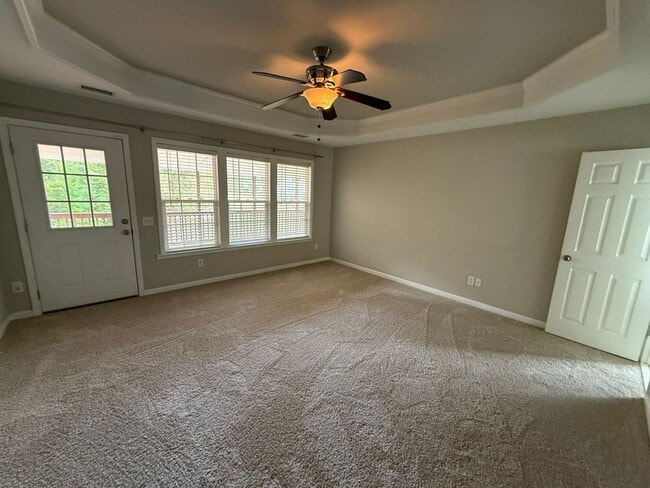 Building Photo - Spacious 5-Bedroom, 3-Bath Home with Exceptional Outdoor Living