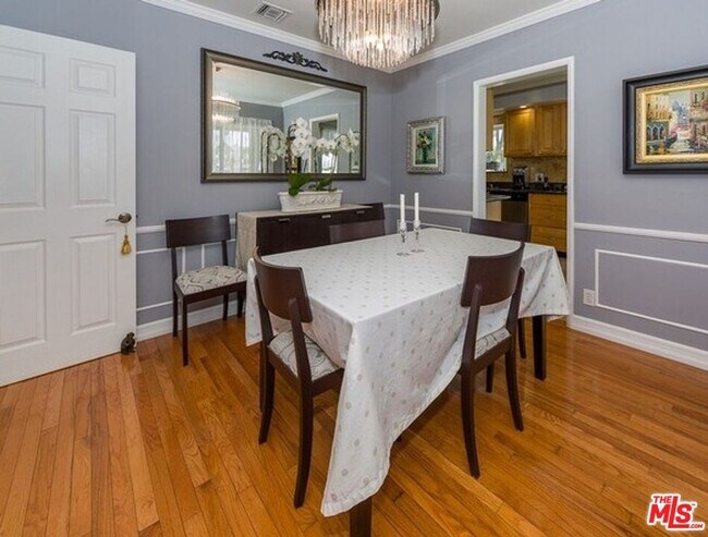 Building Photo - 1488 S Durango Ave