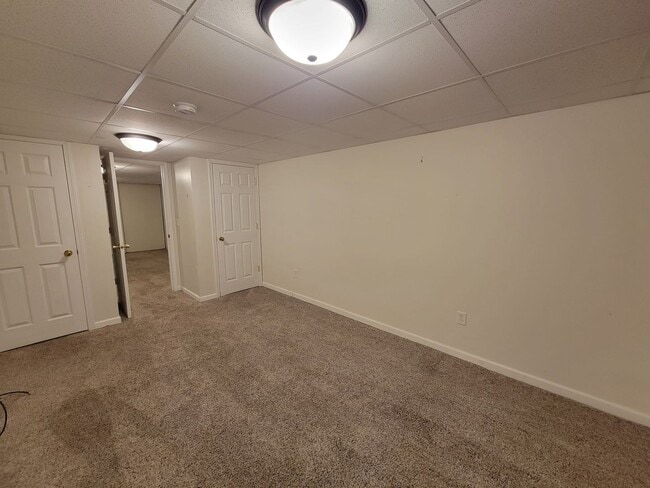Building Photo - 4 Bed 2 Bath house for Rent!