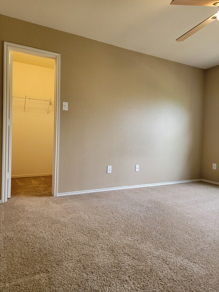 Building Photo - 1330 Rusk Dr