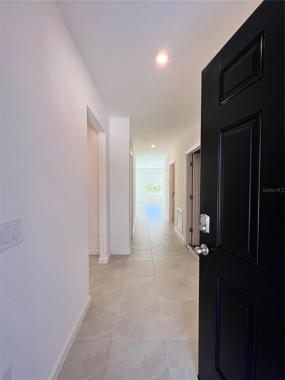 Building Photo - 2565 Van Leer Ave