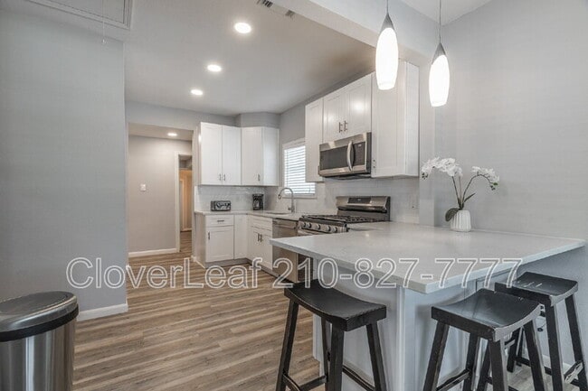 Building Photo - 210 Dumoulin Ave