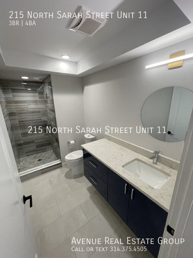 Building Photo - 215 N Sarah St