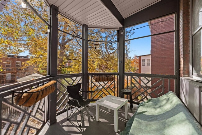 Building Photo - "Charming 3-Bed Duplex with Hardwood Floors & Cozy Fireplace - 6114 Waterman Blvd, St. Louis!" ST...