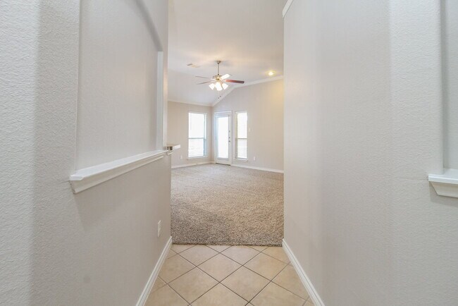 Building Photo - 824 San Felipe Trail