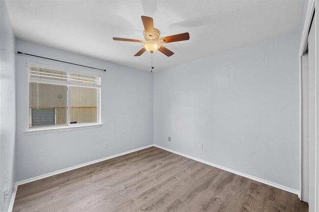 Building Photo - 17505 Bishopsgate Dr
