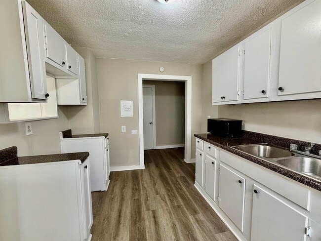 Building Photo - 1448 Menager Rd