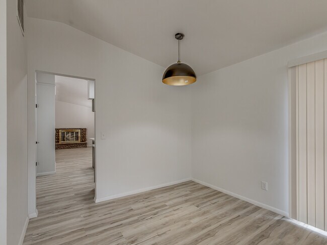 Building Photo - 1700 N Alexander Ln