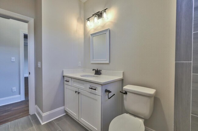 Building Photo - 43 Saralan Gdn Dr