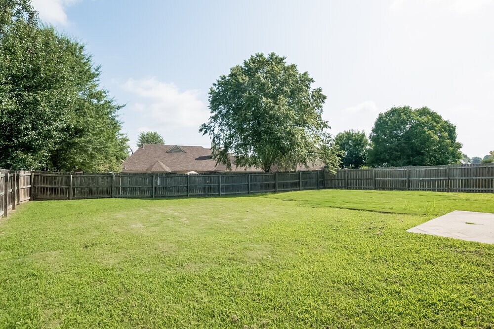Building Photo - 1640 Saddle Ln