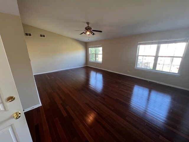 Building Photo - 9699 Fairfield Rd