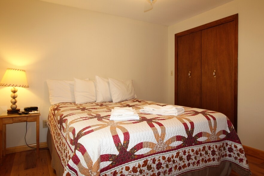Bedroom with large closet - 48 Miller St