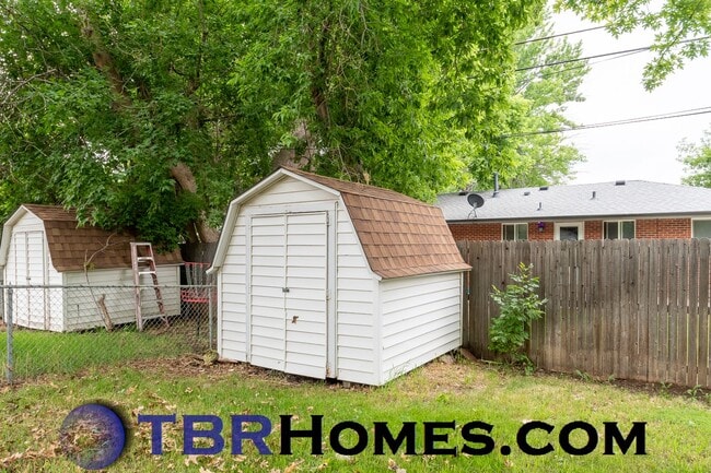 Building Photo - 8630 W 63rd Pl