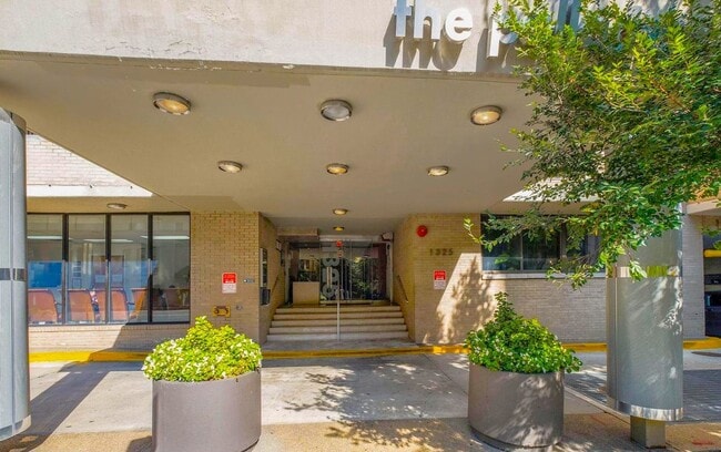 Building Photo - Dupont's Pulchritudinous Palladium 1 bedroom Condo w/ Balcony & Pool. All utilities included.