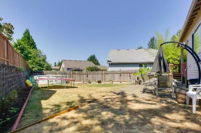 Building Photo - Lovely 3 bedroom Home in Pioneer Place!