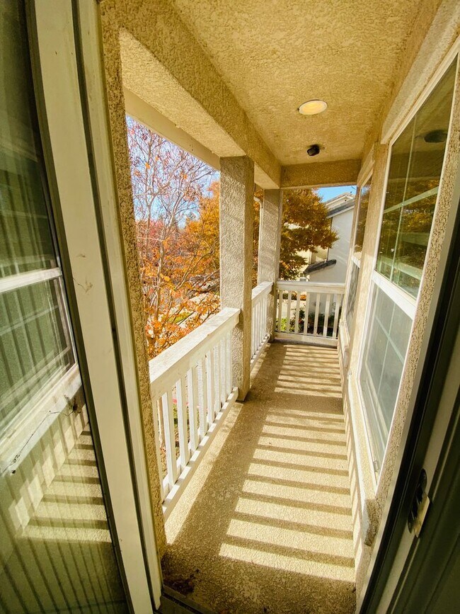 Building Photo - Westlake Winner... Walk to Parks & Schools 3 Bedroom 2.5 Baths