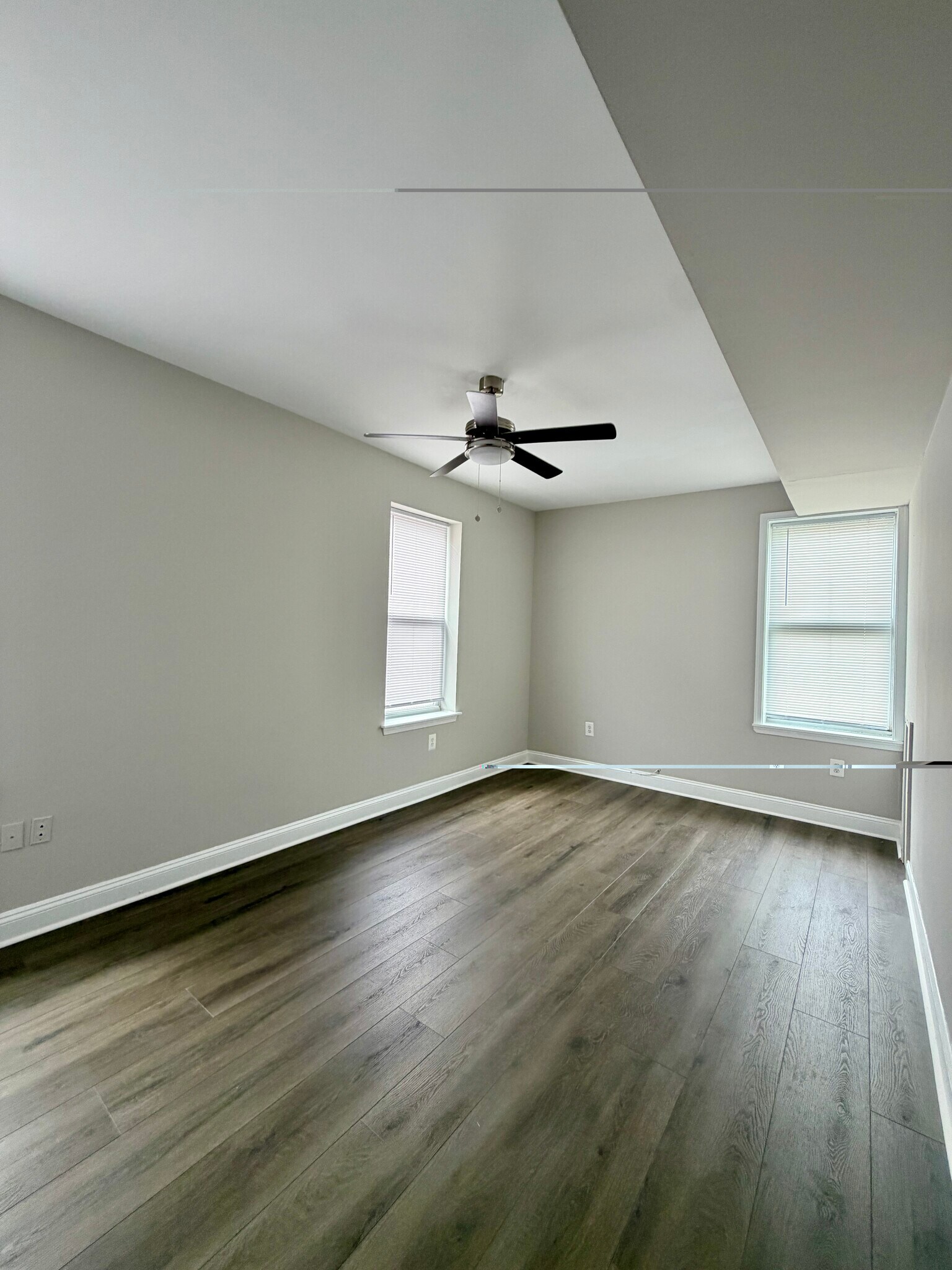 Building Photo - 107 S 41st St