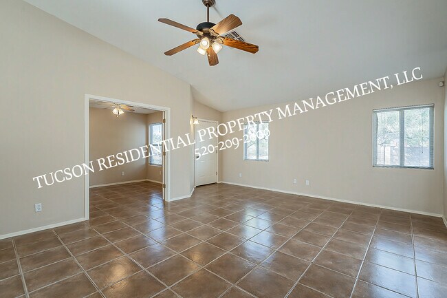 Building Photo - 7623 S Meadow Spring Way