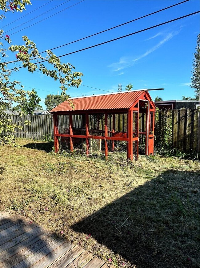 Building Photo - 108 SE Soneto Ct