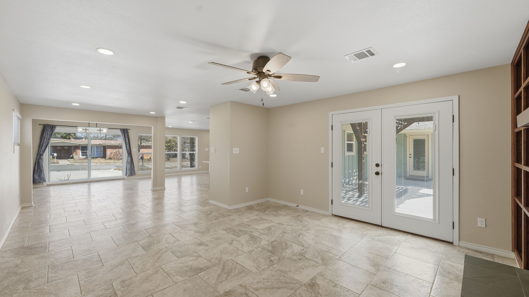 Building Photo - 1409 Highland Dr