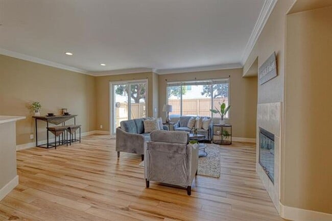 Primary Photo - Recently Remodeled- 3 Bed 2.5 Bath 2 Story...