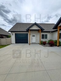Building Photo - Love 2165/ 2167