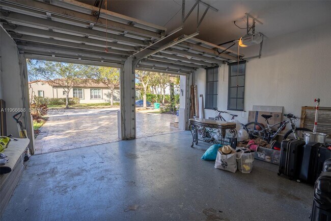 Building Photo - 7875 NW 110th Dr