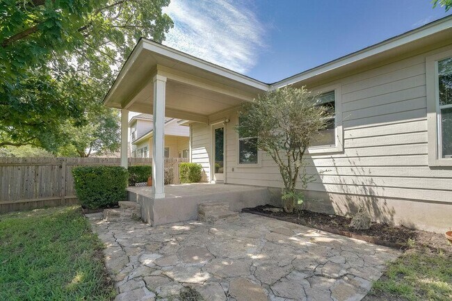 Building Photo - 2724 Kickapoo Cavern Dr