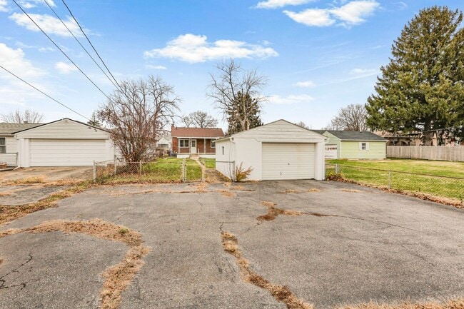 Building Photo - Charming 2-Bedroom Single Family Home Near S High St