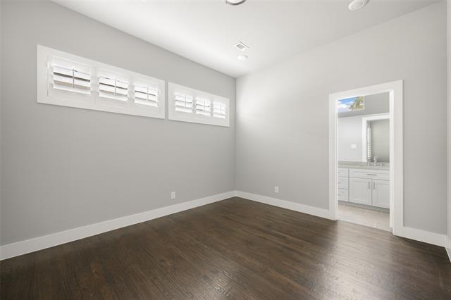 Building Photo - 4226 Roseland Ave