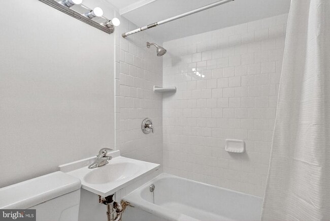 Building Photo - 1745 Lanier Pl NW