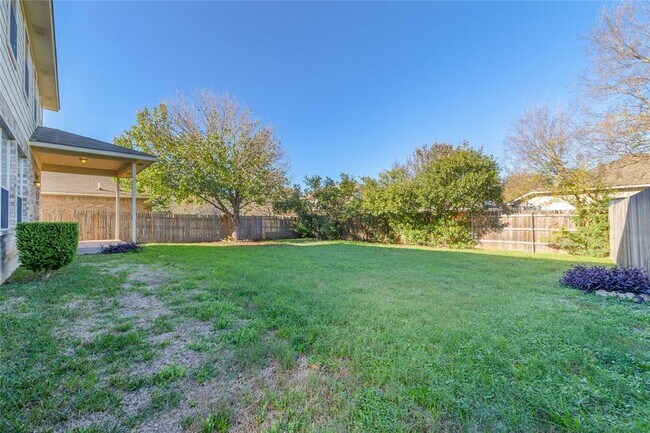 Building Photo - 2403 Branum Dr