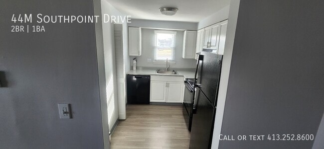 Building Photo - 44 Southpoint Dr