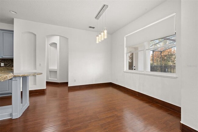 Building Photo - 9484 Walnut Crest Dr